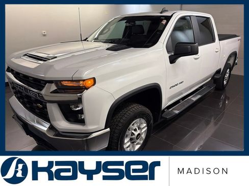 Used 2022 Chevrolet Silverado 2500 LT AWD/4WD image 3