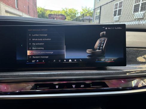 Used 2023 BMW 760i xDrive w/ Luxury Rear Seating Package AWD/4WD image 20