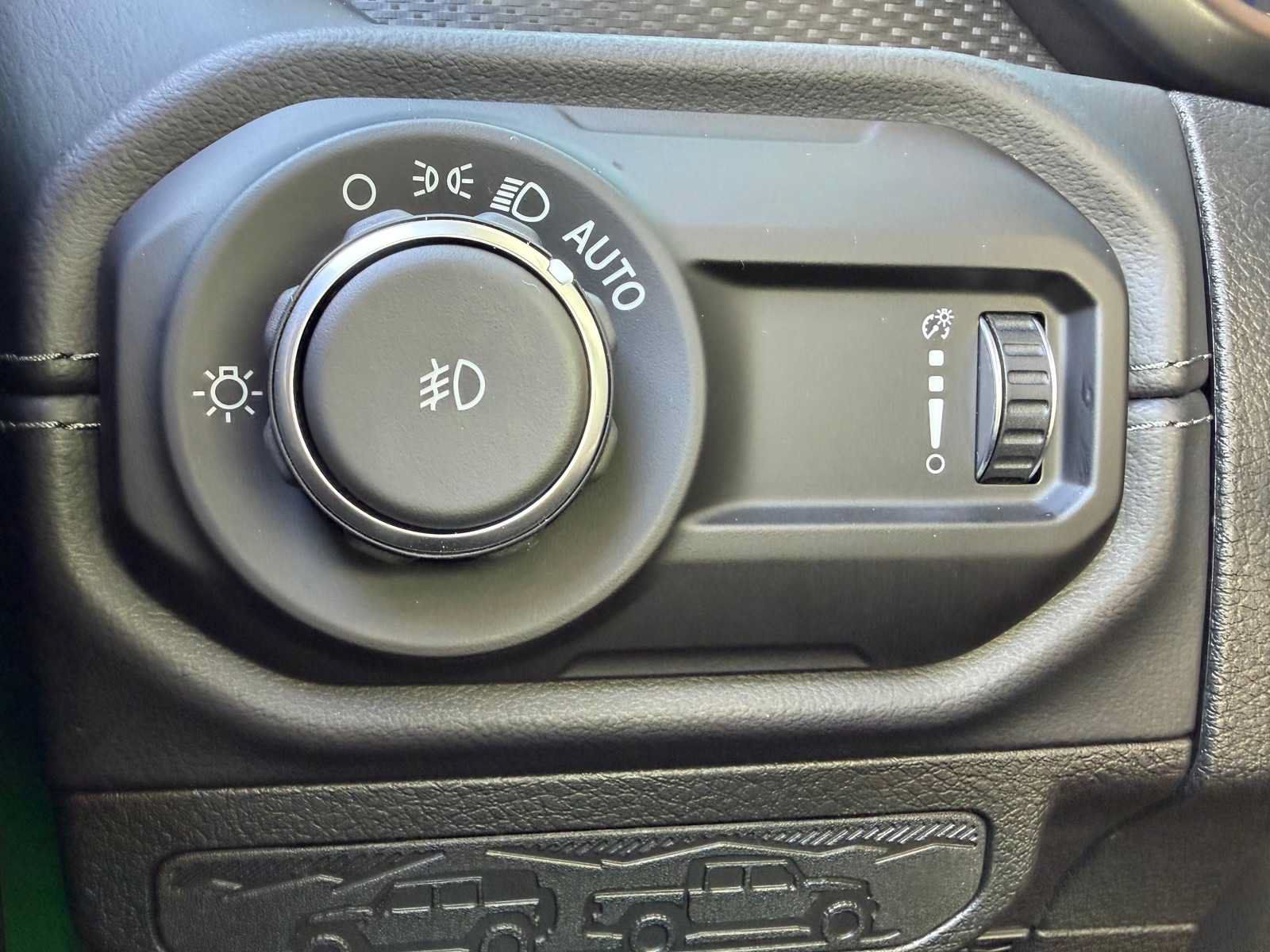 Used 2025 Jeep Wrangler Unlimited Rubicon w/ Safety Group AWD/4WD image 15