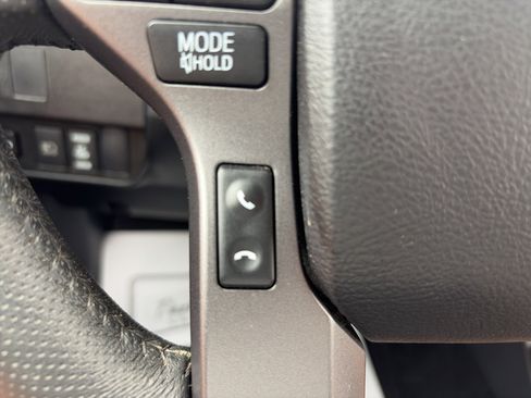 Certified 2022 Toyota Tacoma TRD Off-Road AWD/4WD image 22
