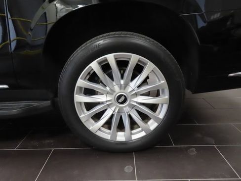 Used 2022 Cadillac Escalade ESV Luxury image 14