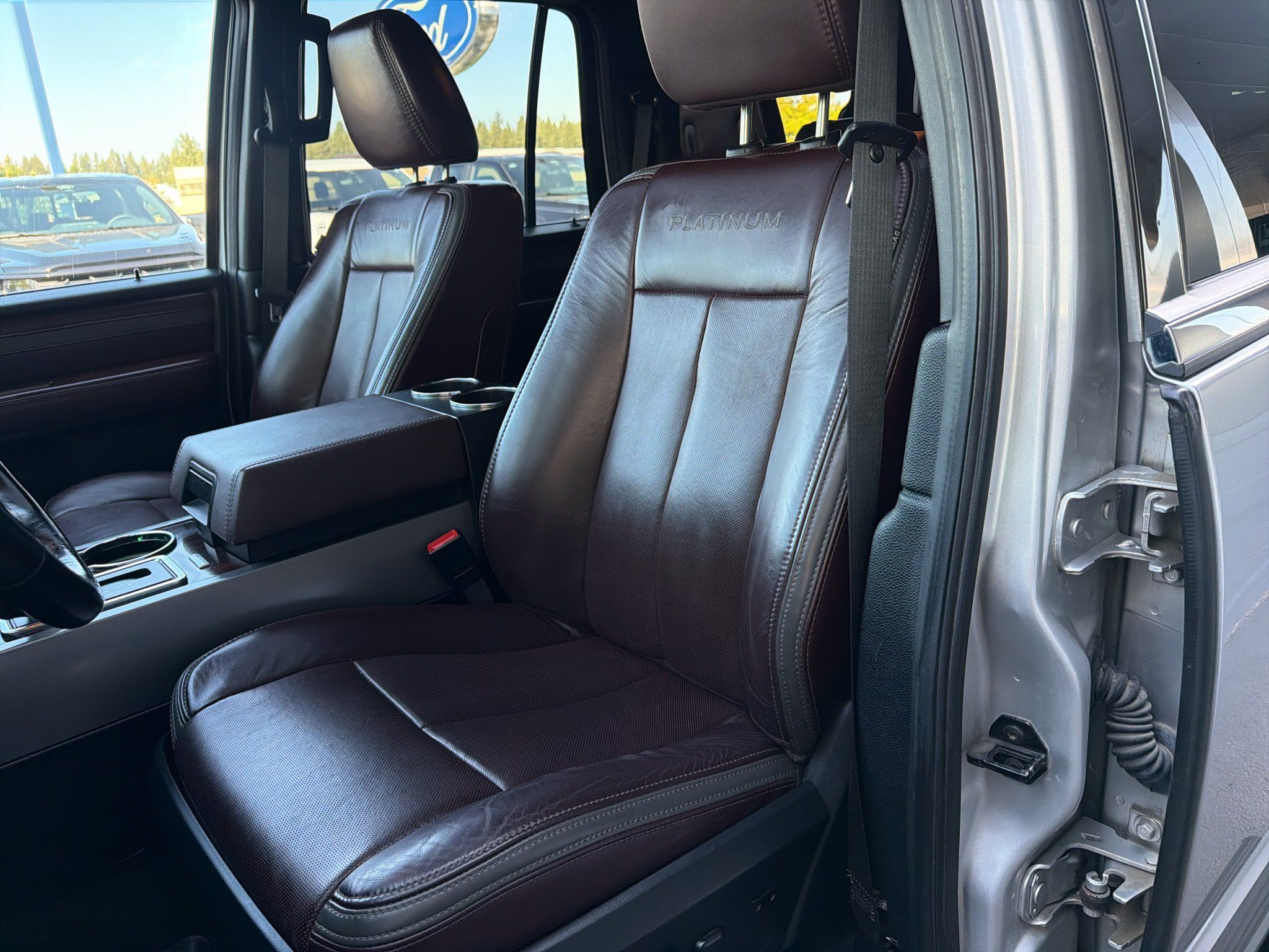 Used 2016 Ford Expedition Platinum AWD/4WD image 22