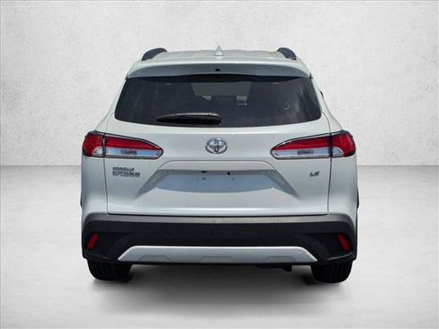 Used 2024 Toyota Corolla Cross LE FWD image 6