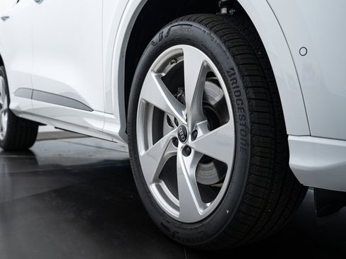 New 2025 Audi Q5 Premium Plus image 19