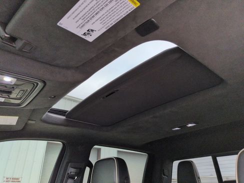 Used 2022 GMC Sierra 1500 AT4X image 16