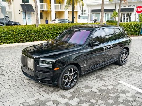 Used 2020 Rolls-Royce Cullinan Black Badge image 9