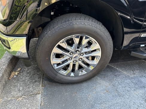 New 2025 Ford F150 Lariat w/ Equipment Group 502A High image 11