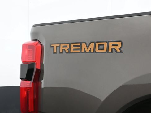 Used 2023 Ford F250 Lariat w/ Lariat Ultimate Package AWD/4WD image 48
