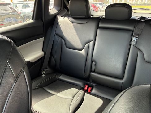 Used 2025 Jeep Compass Limited image 35