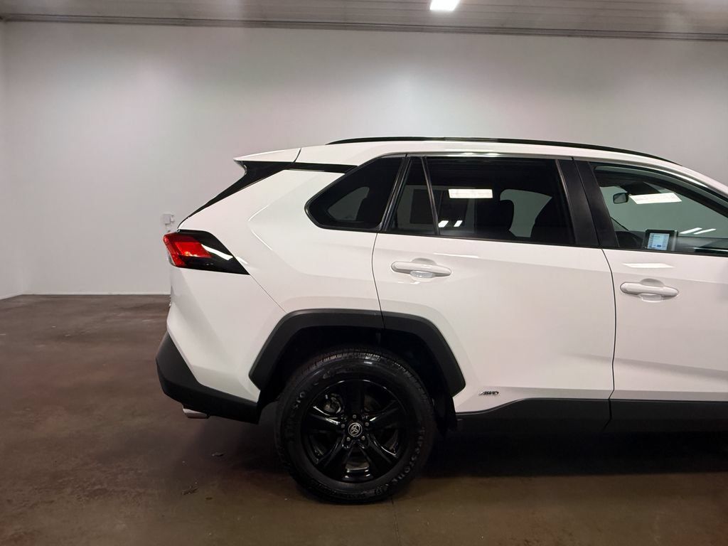 Used 2023 Toyota RAV4 LE AWD/4WD image 33