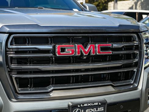 Used 2024 GMC Yukon AT4 w/ AT4 Premium Package AWD/4WD image 9