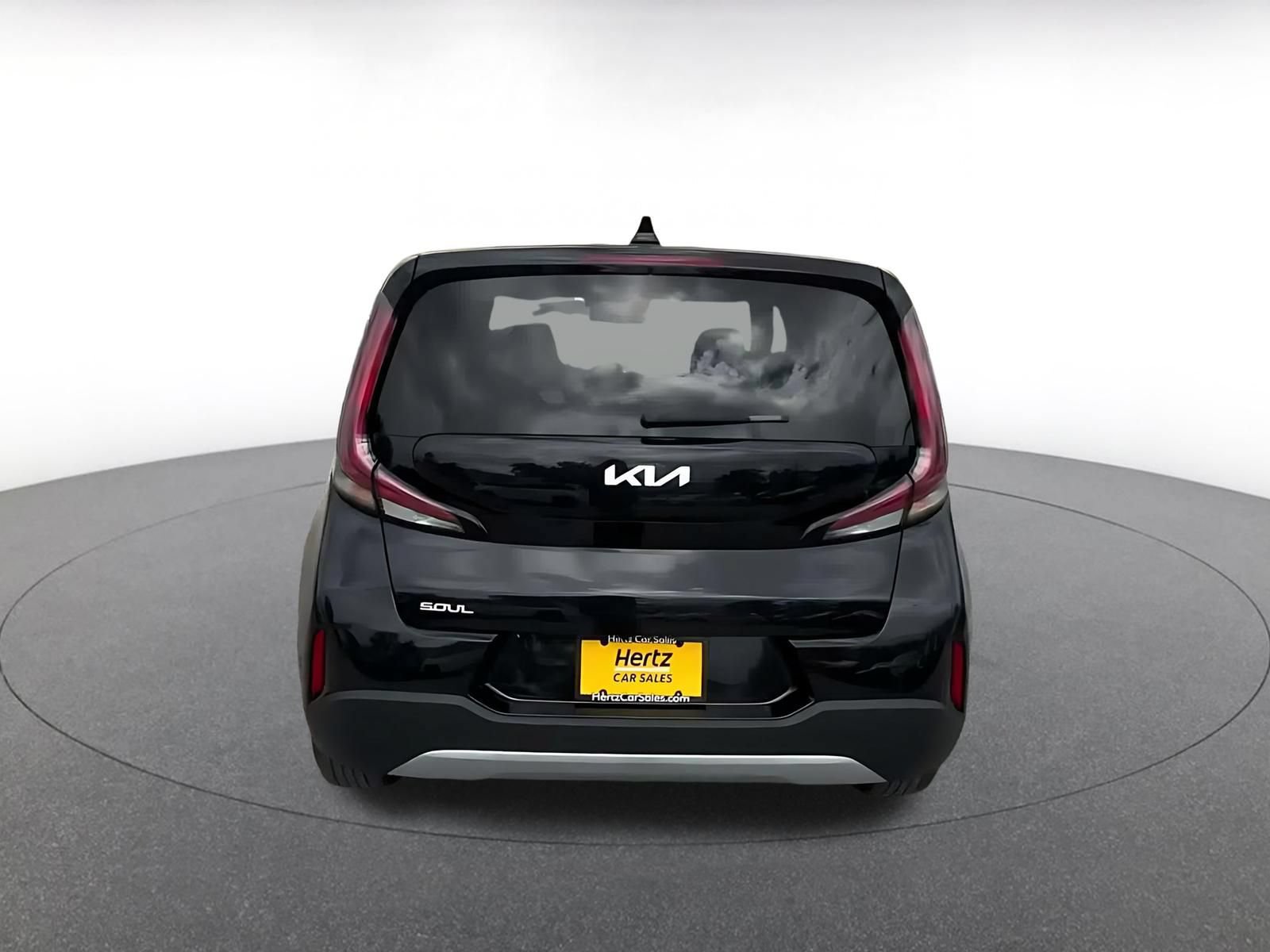 Used 2025 Kia Soul LX w/ LX Technology Package FWD image 12