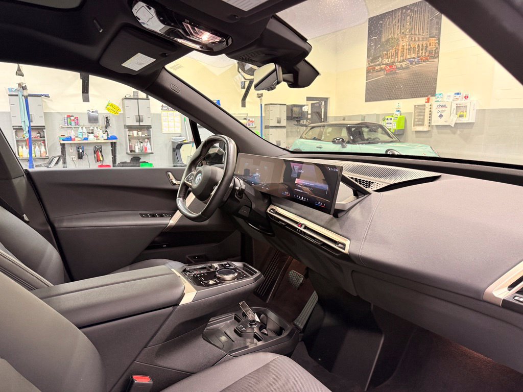 Used 2024 BMW iX xDrive50 w/ Sport Package AWD/4WD image 28