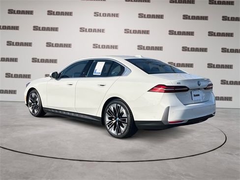 Certified 2025 BMW i5 xDrive40 w/ Premium Package image 3