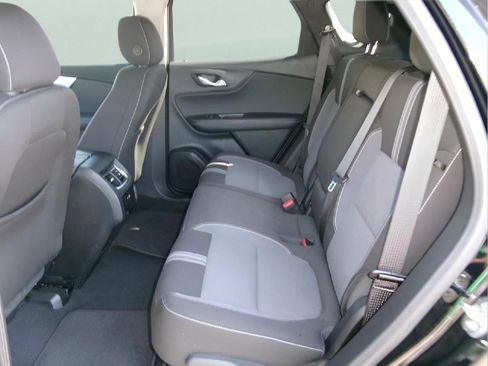 Used 2025 Chevrolet Blazer LT FWD image 10