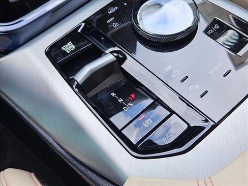 Certified 2025 BMW X3 xDrive30i w/ M Sport Package image 14