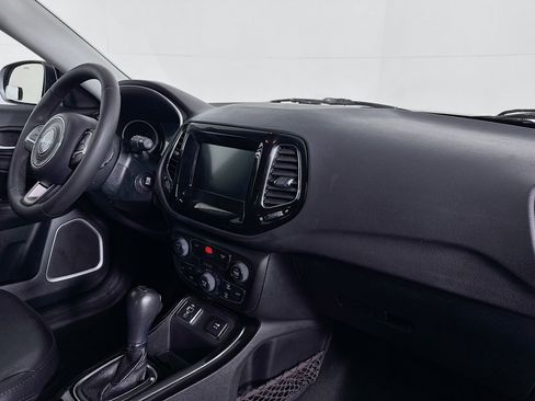 Used 2021 Jeep Compass Latitude image 29