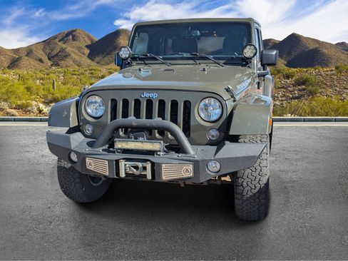 Used 2015 Jeep Wrangler Unlimited Rubicon w/ Connectivity Group image 2