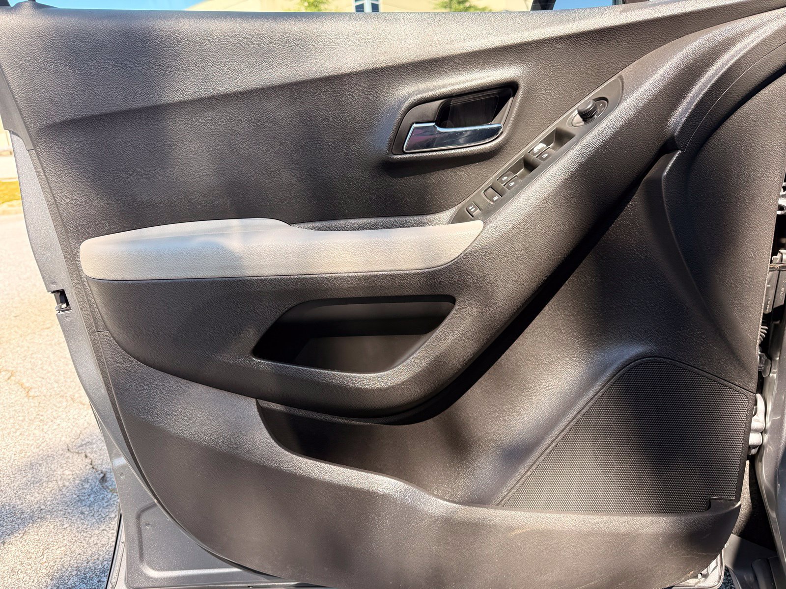 Used 2020 Chevrolet Trax LS w/ Tint and Cruise Package FWD image 39