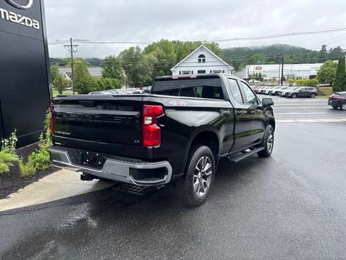 Used 2023 Chevrolet Silverado 1500 LT AWD/4WD image 7