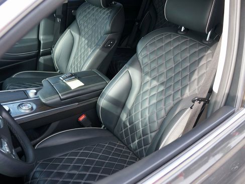 Used 2024 Genesis GV80 3.5T w/ Prestige Package image 18