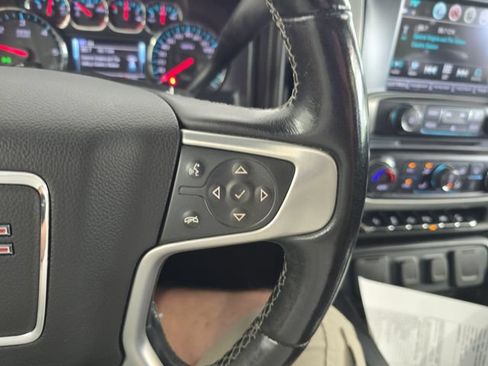 Used 2018 GMC Sierra 1500 SLT AWD/4WD image 19