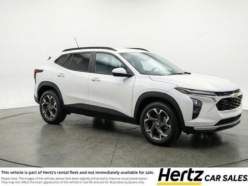 Used 2025 Chevrolet Trax LT w/ LT Convenience Package image 1