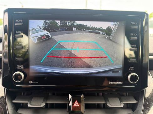 Used 2022 Toyota Corolla LE FWD image 17