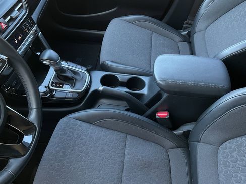 Used 2025 Kia Seltos S image 37