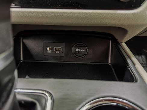 Used 2019 Kia Sedona LX FWD image 30