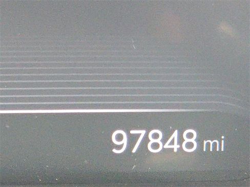 Used 2022 Genesis GV70 2.5T w/ Advanced Package image 23