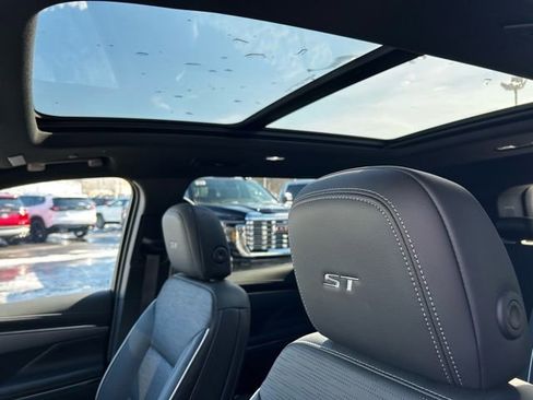 New 2025 Buick Enclave Sport Touring w/ Power Package image 16