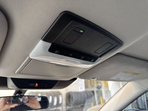 Used 2024 Nissan Pathfinder SV image 45