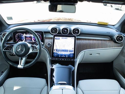 Used 2023 Mercedes-Benz GLC 300 4MATIC image 16