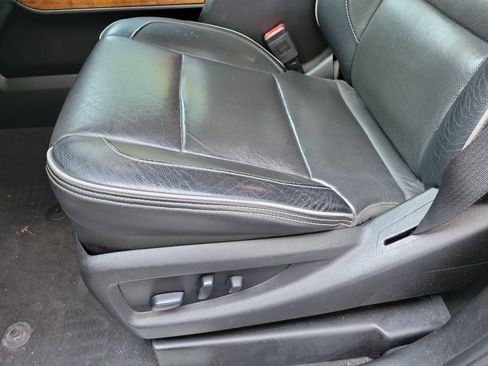 Used 2019 Chevrolet Silverado 2500 High Country w/ Duramax Plus Package image 10