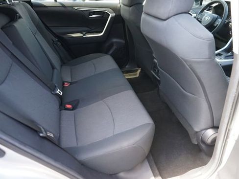 Used 2020 Toyota RAV4 XLE FWD image 15