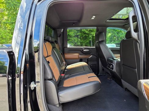 Used 2022 Chevrolet Silverado 2500 High Country w/ Technology Package AWD/4WD image 33