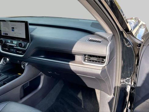 Used 2026 Toyota Grand Highlander AWD image 18