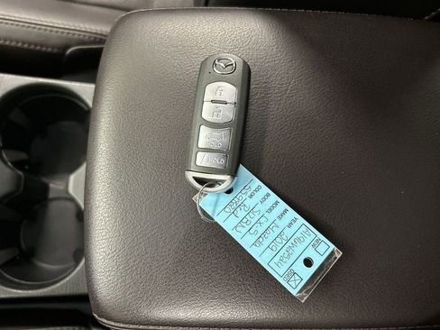 Used 2019 MAZDA CX-5 Signature image 12
