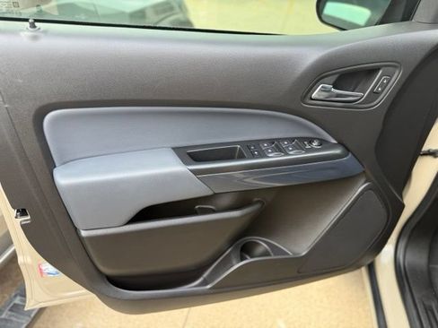 Used 2021 Chevrolet Colorado Z71 w/ Safety Package AWD/4WD image 5