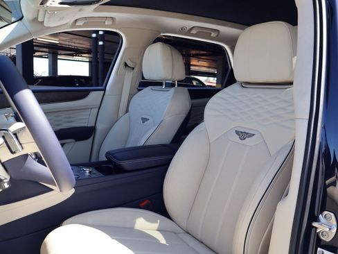 New 2026 Bentley Bentayga Extended Wheelbase AWD/4WD image 2