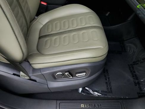 Used 2024 Rivian R1S Adventure AWD/4WD image 38