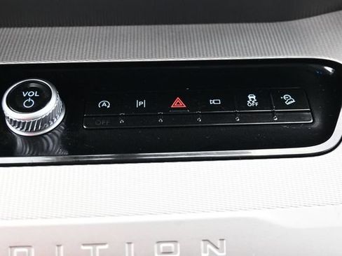 Certified 2025 Ford Expedition Active AWD/4WD image 24