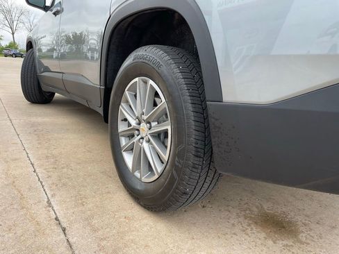 Used 2023 Chevrolet Traverse LT w/ LPO, Floor Liner Package AWD/4WD image 18