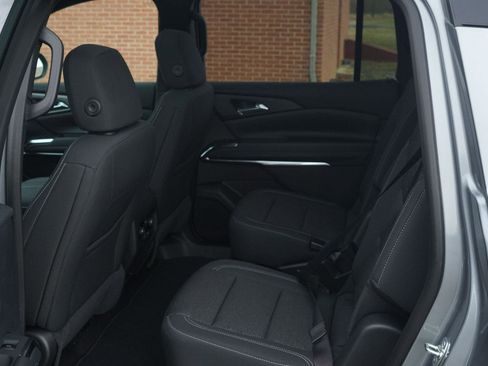 New 2026 Chevrolet Traverse LT w/ Sun and Wheel Package image 27