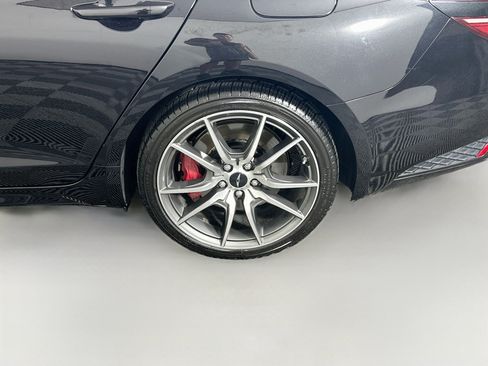 Used 2025 Genesis G70 2.5T RWD image 11