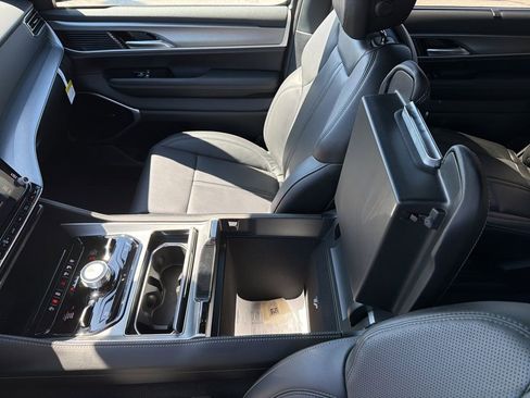 New 2026 Jeep Grand Wagoneer Limited AWD/4WD image 60