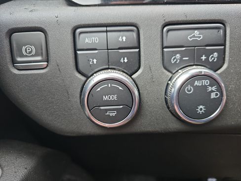 Used 2022 GMC Sierra 1500 SLE w/ X31 Off-Road Package AWD/4WD image 22