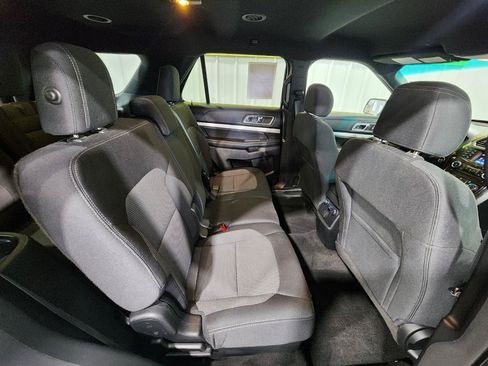 Used 2016 Ford Explorer XLT AWD/4WD image 32