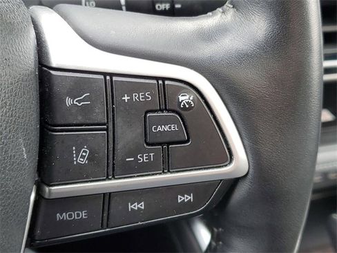 Used 2023 Toyota Highlander Limited image 29